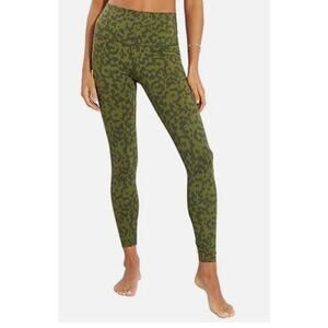Varley Luna Green Leopard Print Compression Legging Women’s Size S
25” Length